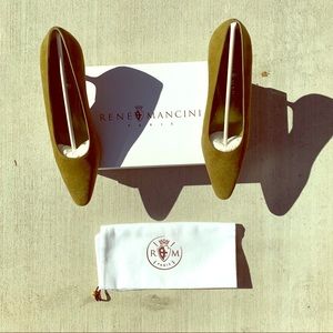 Rene Mancini kitten heel pumps